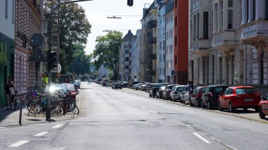 Koln, Almanya Temmuz 2022 - Şehrin ve sokakların manzarası