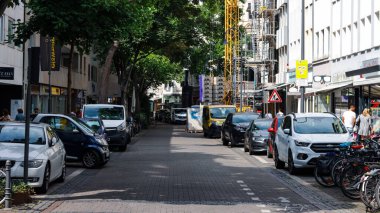 Koln, Almanya Temmuz 2022 - Şehrin ve sokakların manzarası