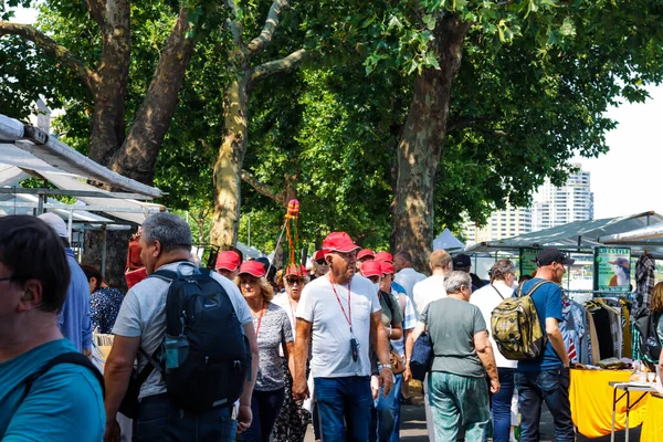 Koln, Almanya Temmuz 2022 - Şehrin ve sokakların manzarası