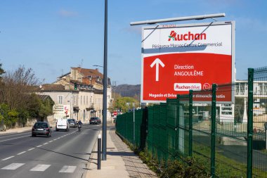 Perigueux Fransa 07 Nisan 2023 sokak fotoğrafı