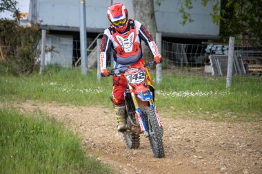 Dordogne, Fransa Mayıs 12023: Motokros 'un Yüksek Oktanlı Dünyası