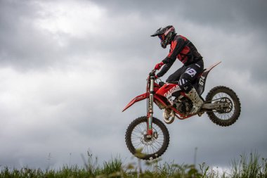 Dordogne, Fransa Mayıs 12023: Motokros 'un Yüksek Oktanlı Dünyası