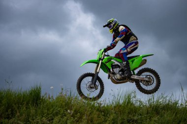 Dordogne, Fransa Mayıs 12023: Motokros 'un Yüksek Oktanlı Dünyası