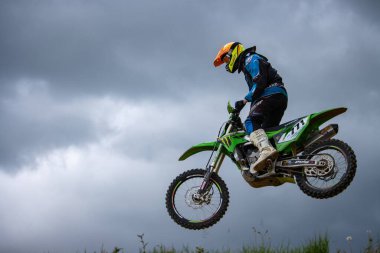 Dordogne, Fransa Mayıs 12023: Motokros 'un Yüksek Oktanlı Dünyası