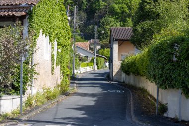 Perigueux, Dordogne, Fransa 06 Mayıs 2023: Sokak fotoğrafçılığı