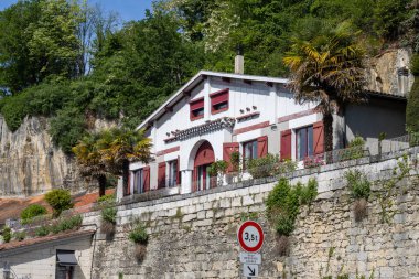 Perigueux, Dordogne, Fransa 06 Mayıs 2023: Sokak fotoğrafçılığı