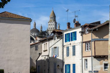 Perigueux, Dordogne, Fransa 06 Mayıs 2023: Sokak fotoğrafçılığı