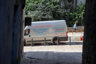 Perigueux, Dordogne, Fransa 06 Mayıs 2023: Sokak fotoğrafçılığı