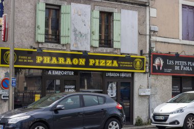 Perigueux, Dordogne, Fransa 06 Mayıs 2023: Sokak fotoğrafçılığı