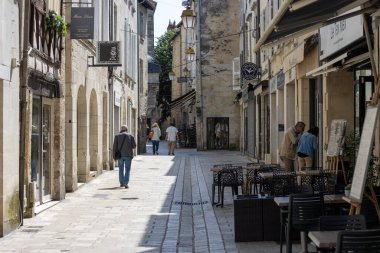 Perigueux, Dordogne, Fransa 18 Mayıs 2023: Sokak manzarası