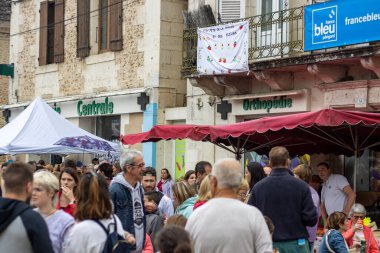Vergt, Dordogne, Fransa 22 Mayıs 2023: Çilek 'in kırsal kesimdeki partisi
