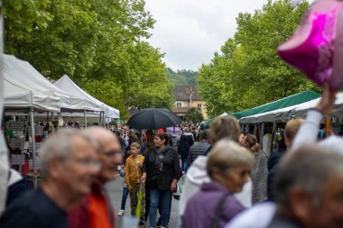 Vergt, Dordogne, Fransa 22 Mayıs 2023: Çilek 'in kırsal kesimdeki partisi