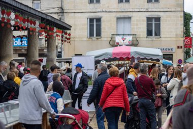 Vergt, Dordogne, Fransa 22 Mayıs 2023: Çilek 'in kırsal kesimdeki partisi