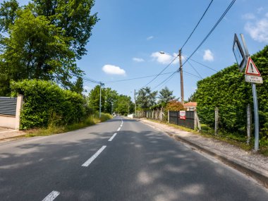 Perigueux, Dordogne, Fransa 05 Mayıs 2023: Yoldan Perigueux City 'ye bir bakış