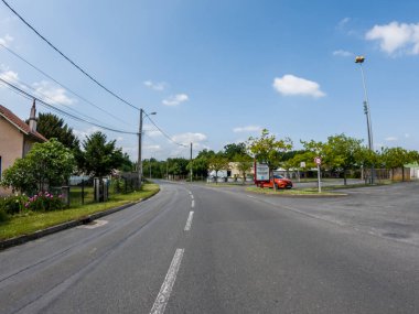 Perigueux, Dordogne, Fransa 05 Mayıs 2023: Yoldan Perigueux City 'ye bir bakış