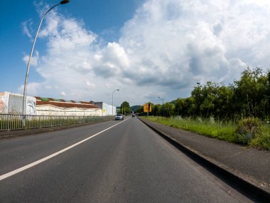 Perigueux, Dordogne, Fransa 05 Mayıs 2023: Yoldan Perigueux City 'ye bir bakış