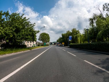 Perigueux, Dordogne, Fransa 05 Mayıs 2023: Yoldan Perigueux City 'ye bir bakış