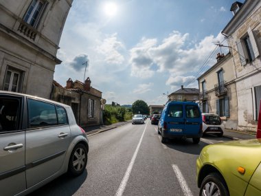 Perigueux, Dordogne, Fransa 05 Mayıs 2023: Yoldan Perigueux City 'ye bir bakış
