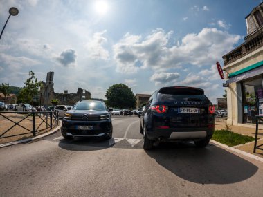 Perigueux, Dordogne, Fransa 05 Mayıs 2023: Yoldan Perigueux City 'ye bir bakış