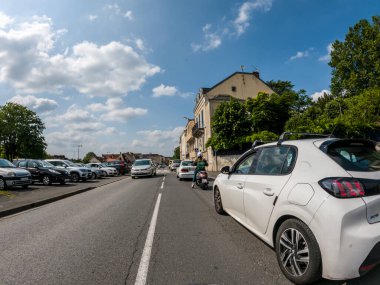Perigueux, Dordogne, Fransa 05 Mayıs 2023: Yoldan Perigueux City 'ye bir bakış