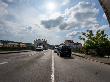 Perigueux, Dordogne, Fransa 05 Mayıs 2023: Yoldan Perigueux City 'ye bir bakış