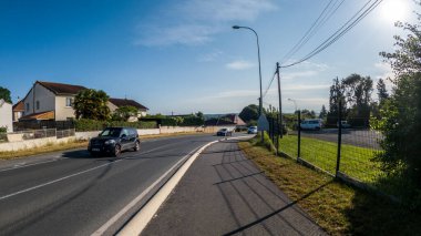 Perigueux, Dordogne, Fransa 26 Mayıs 2023: Yoldan Büyük Perigueux şehrine bir bakış