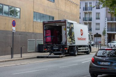 Perigueux, Dordogne, Fransa 26 Mayıs 2023: Yoldan Büyük Perigueux şehrine bir bakış