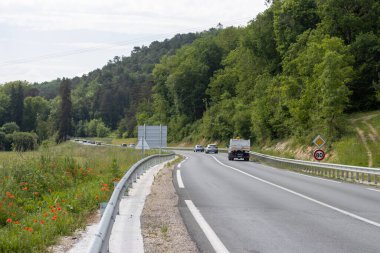 Perigueux, Dordogne, Fransa 26 Mayıs 2023: Yoldan Büyük Perigueux şehrine bir bakış