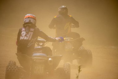 Dordogne, Fransa 30 Mayıs 2023: Çamur, Toz ve Dörtlü Haç: İzlerde Ustalaşma