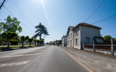 Perigueux, Dordogne, Fransa 31 Mayıs 2023: Navigating City Life: Ulaşım Sistemleri ve Trafik Dolaşımının İncelemesi