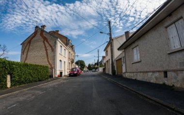 Perigueux, Dordogne, Fransa 3 Haziran 2023: Navigating City Life: Taşımacılık Sistemleri ve Trafik Dolaşımının İncelemesi