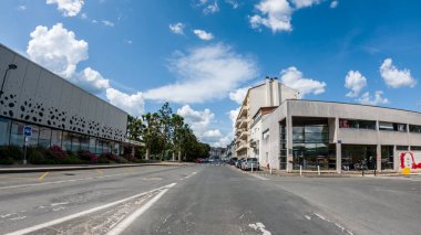 Perigueux, Dordogne, Fransa Haziran 05: 2023: Navigating City Life: Taşımacılık Sistemleri ve Trafik Dolaşımının İncelemesi