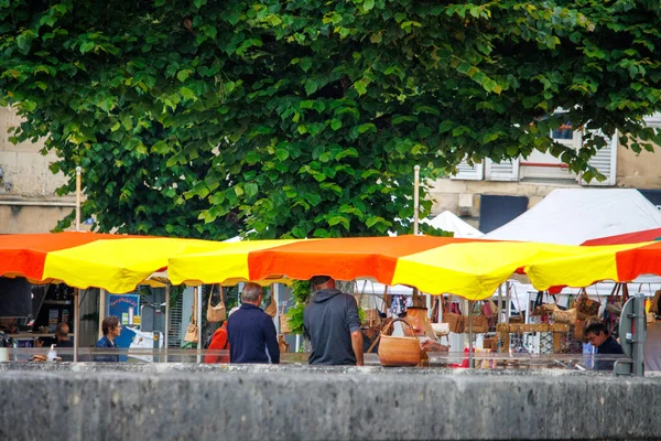 Bugue Dordogna Francia Giugno 2023 Colorful Chaos Street Market — Foto Stock