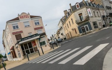 Perigueux, Fransa 08 Haziran 2023: Şehir Hayatı Ebb ve Akışı - Perigueux Trafiği