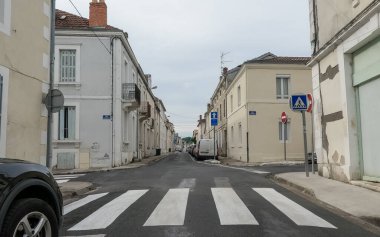 Perigueux, Fransa 08 Haziran 2023: Şehir Hayatı Ebb ve Akışı - Perigueux Trafiği