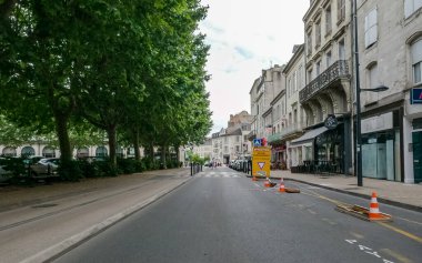 Perigueux, Fransa 08 Haziran 2023: Şehir Hayatı Ebb ve Akışı - Perigueux Trafiği