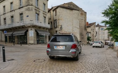 Perigueux, Fransa 08 Haziran 2023: Şehir Hayatı Ebb ve Akışı - Perigueux Trafiği