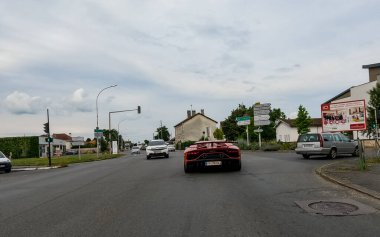 Perigueux, Fransa 08 Haziran 2023: Speed Meets Luxury - Lamborghini 'nin cazibesi