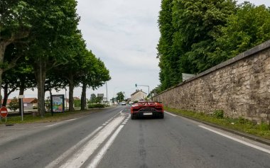 Perigueux, Fransa 08 Haziran 2023: Speed Meets Luxury - Lamborghini 'nin cazibesi