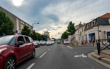 Perigueux, Fransa 08 Haziran 2023: Şehir Hayatı Ebb ve Akışı - Perigueux Trafiği