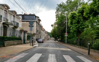 Perigueux, Fransa 08 Haziran 2023: Şehir Hayatı Ebb ve Akışı - Perigueux Trafiği