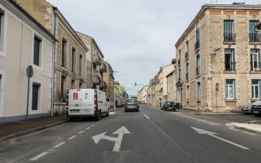 Perigueux, Fransa 08 Haziran 2023: Şehir Hayatı Ebb ve Akışı - Perigueux Trafiği