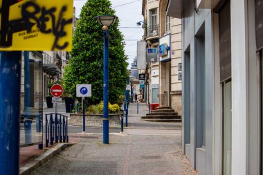 Limoges, Haute Vienne, Fransa 18 Haziran 2023: The Charming Streets of Limoges