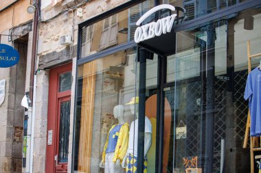 Limoges, Haute Vienne, Fransa 18 Haziran 2023: Antika Mahallede Gelişen Küçük İş