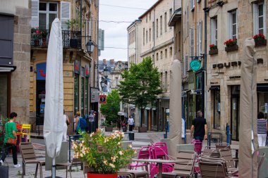 Limoges, Haute Vienne, Fransa 18 Haziran 2023: The Charming Streets of Limoges