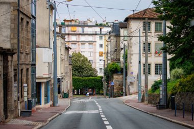 Limoges, Haute Vienne, Fransa 18 Haziran 2023: The Charming Streets of Limoges