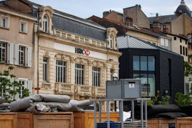 Limoges, Haute Vienne, Fransa 18 Haziran 2023: HSBC 'de Global Reach ile Mali Hizmetler