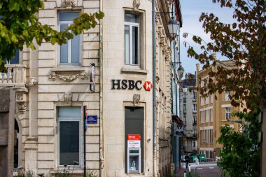 Limoges, Haute Vienne, Fransa 18 Haziran 2023: HSBC 'de Global Reach ile Mali Hizmetler