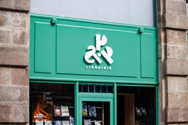 Limoges, Haute Vienne, Fransa 18 Haziran 2023: Antika Mahallede Gelişen Küçük İş