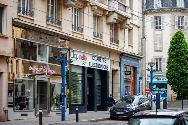 Limoges Haute Vienne Frankrike Juni 2023 Trivsamt Småföretag Ett Pittoreskt — Stockfoto